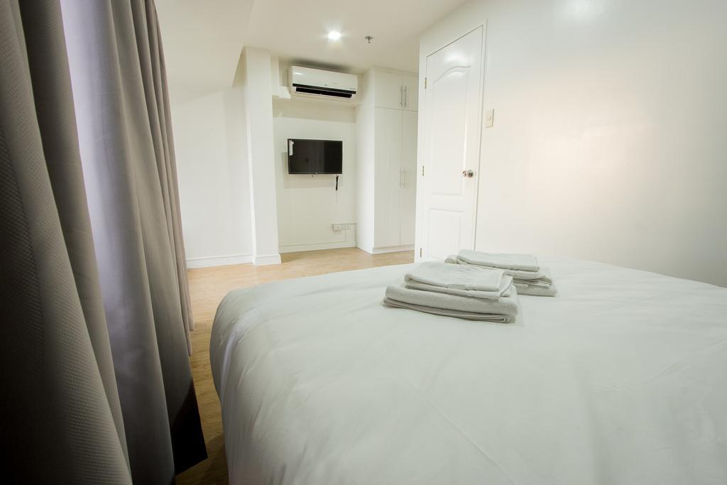 Oasis Regency @ Fort Victoria Bgc Taguig Exterior foto