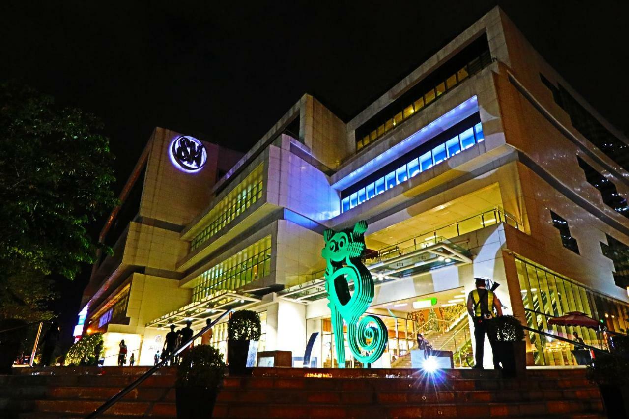 Oasis Regency @ Fort Victoria Bgc Taguig Exterior foto