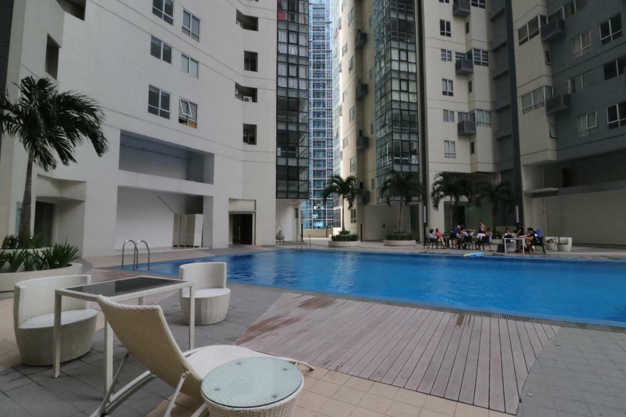 Oasis Regency @ Fort Victoria Bgc Taguig Exterior foto